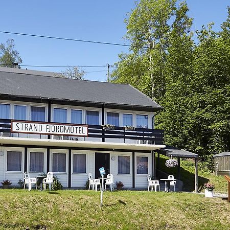 Strand Fjordmotel Ульвик Экстерьер фото