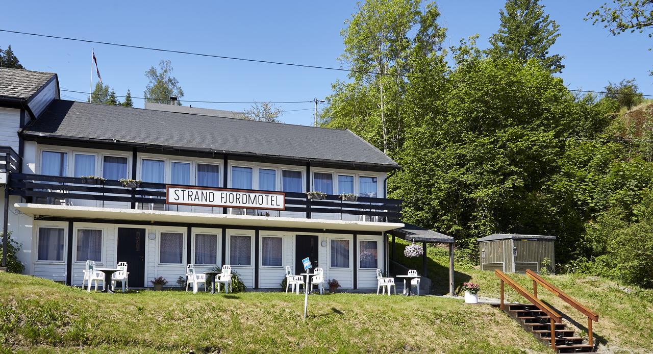 Strand Fjordmotel Ульвик Экстерьер фото